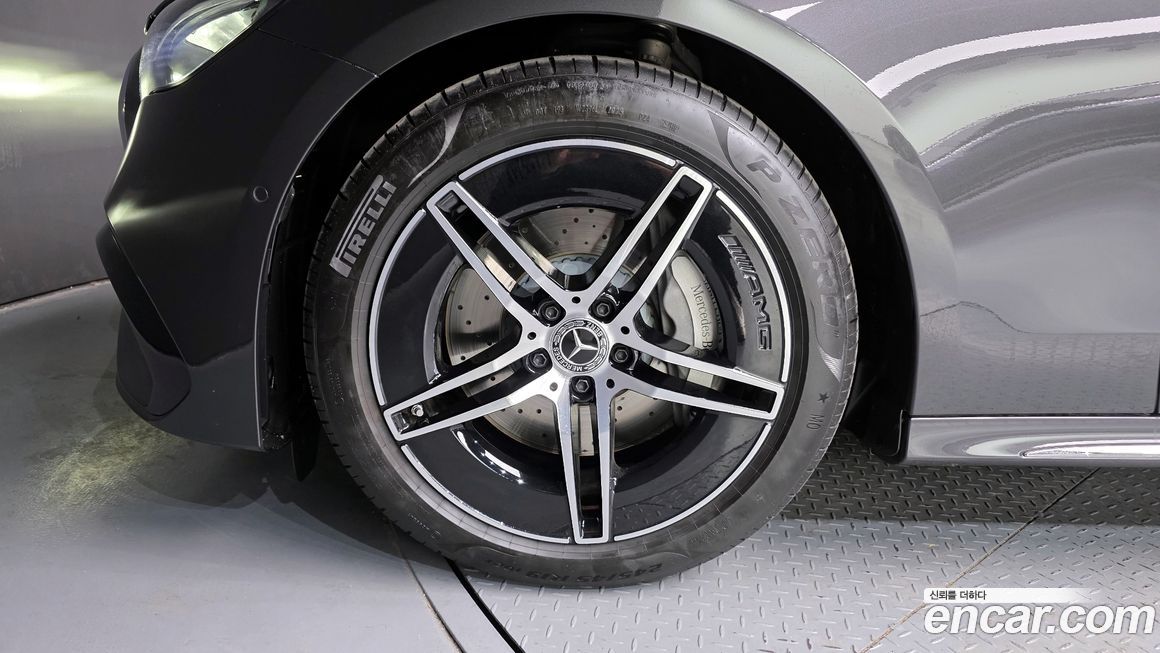 Mercedes-Benz E-Class E200 AMG Line, 2026