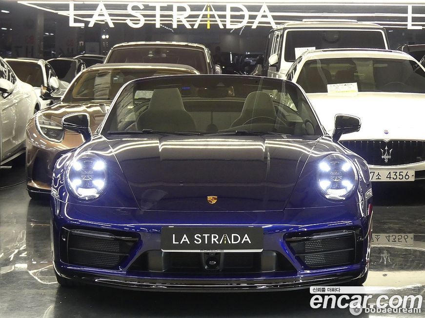 Porsche 911 Carrera 4 GTS Cabriolet, 2024