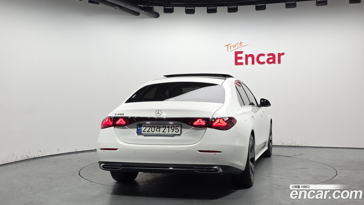 Mercedes-Benz E-Class E200 Avantgarde, 2024