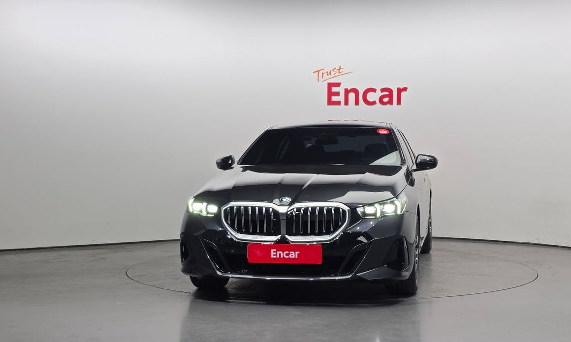 BMW 5-Series 520i M Sport, 2025