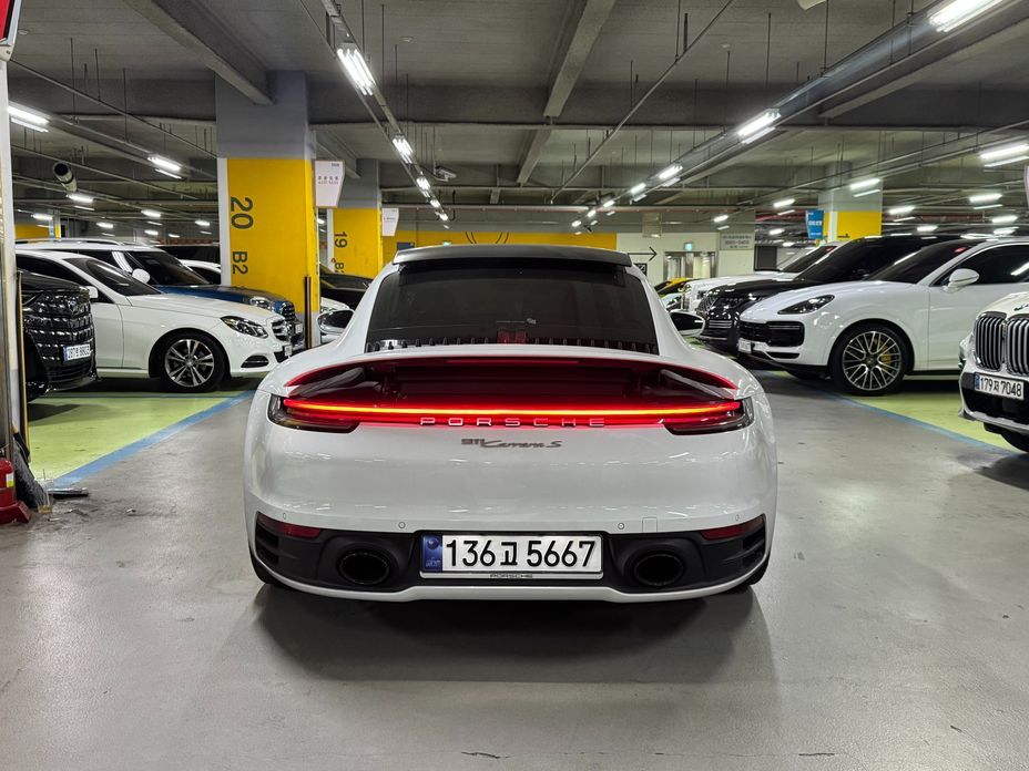 Porsche 911 Carrera S, 2024
