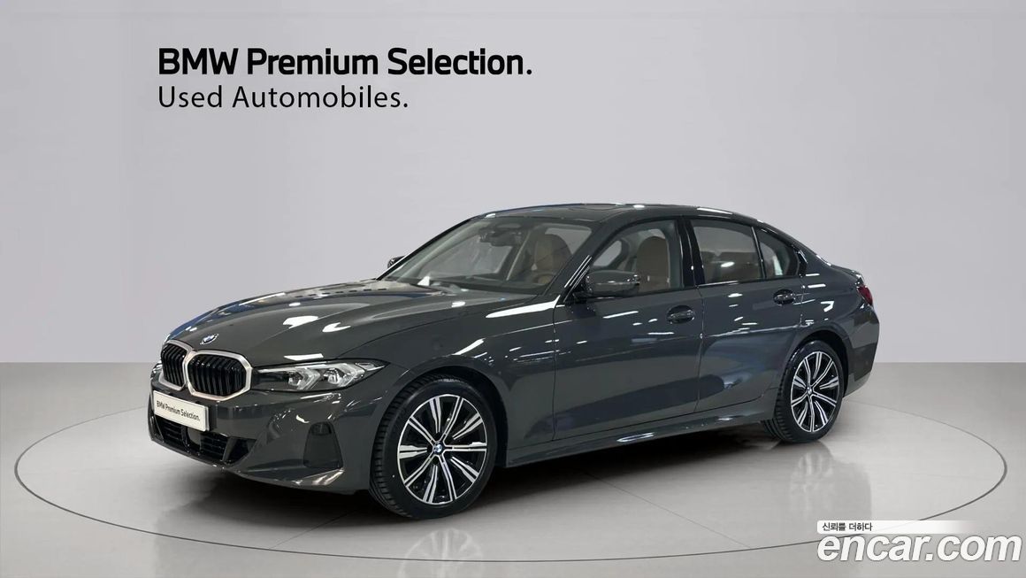 BMW 3-Series 320i, 2025