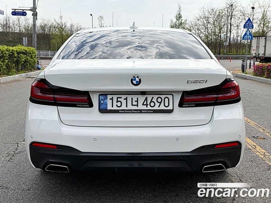BMW 5-Series 520i M Sport, 2022