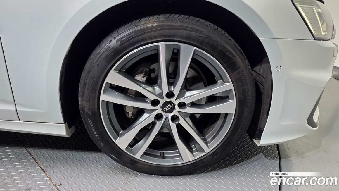 Audi A6 45 TFSI Quattro Premium, 2022