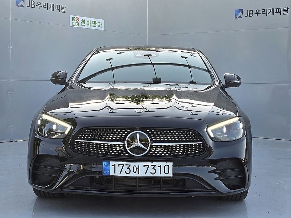 Mercedes-Benz E-Class E350 4MATIC AMG Line, 2023