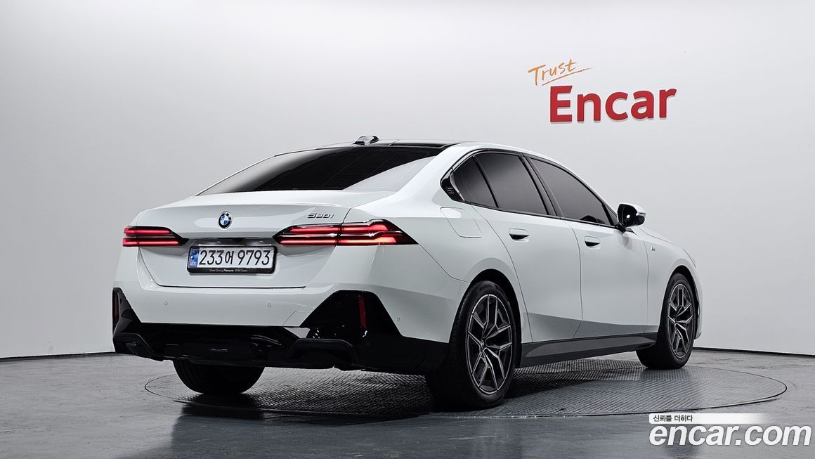 BMW 5-Series 520i M Sport, 2024