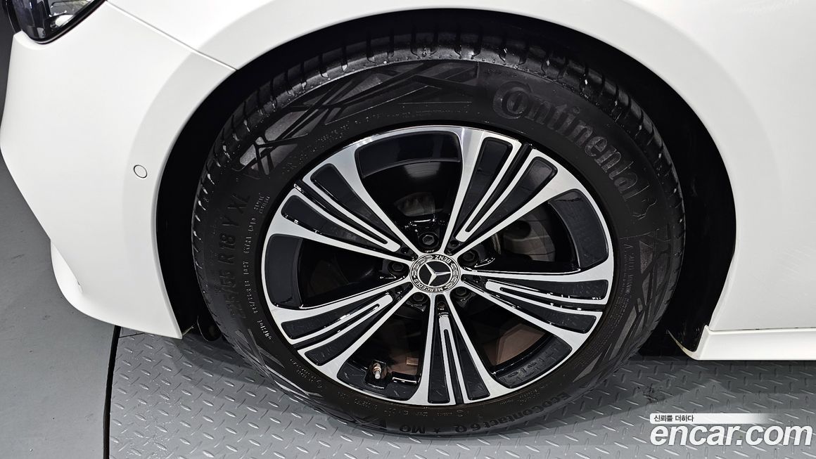 Mercedes-Benz E-Class E200 Avantgarde, 2025