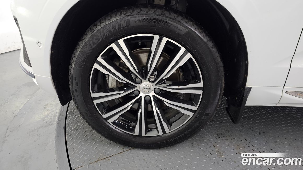 Volvo XC60 B5 Inscription, 2022