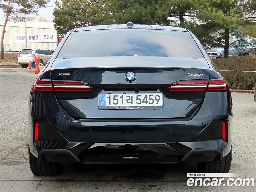 BMW 5-Series 530i xDrive M Sport, 2025