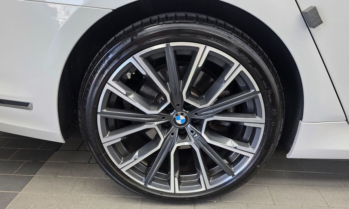 BMW 7-Series 740Li xDrive M Sport Package, 2022