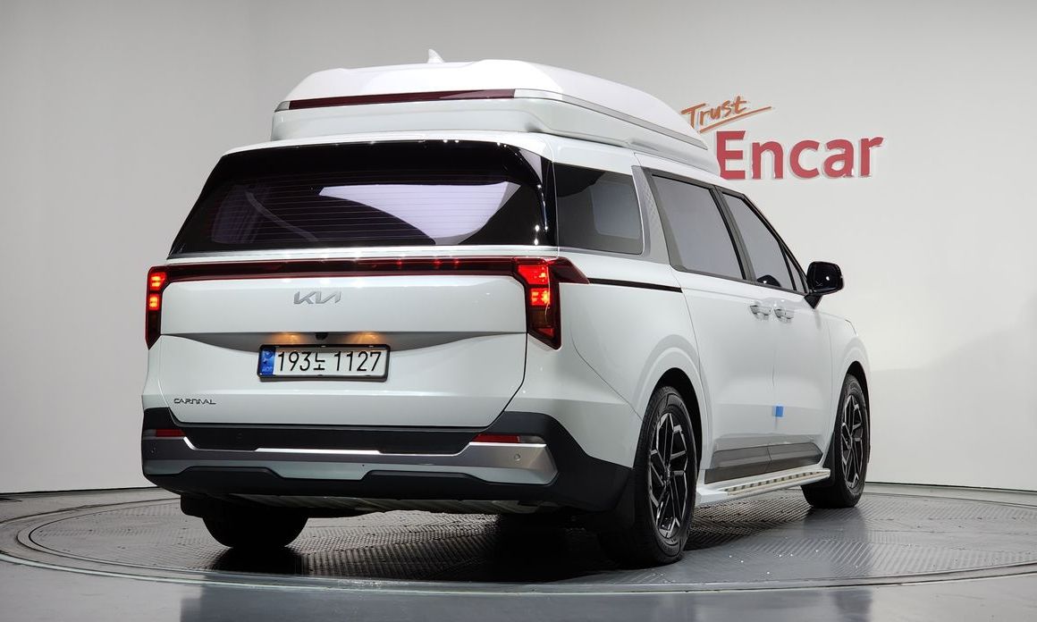 Kia Carnival 9-Seater Prestige, 2024