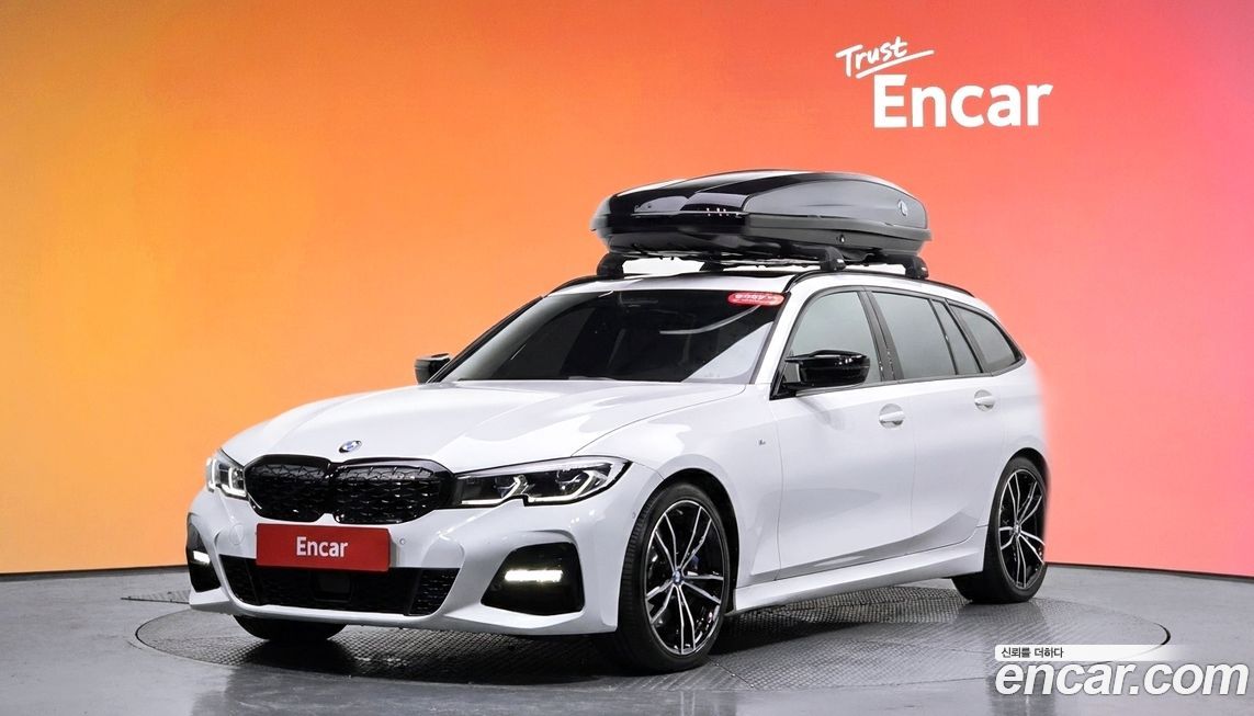 BMW 3-Series 320i Touring M Sports, 2022