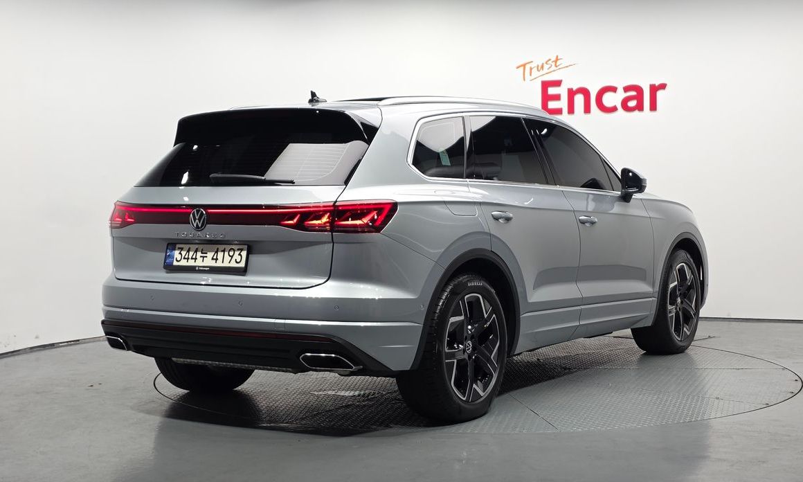 Volkswagen Touareg 3.0 TDI Prestige, 2024