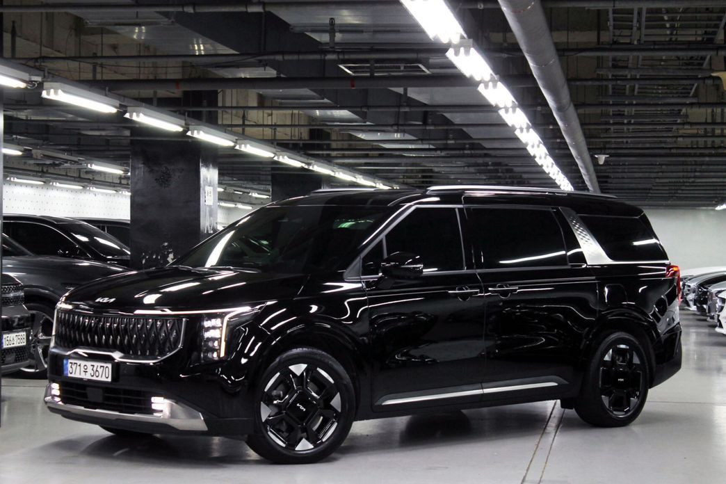 Kia Carnival 9-Seater Noblesse, 2024