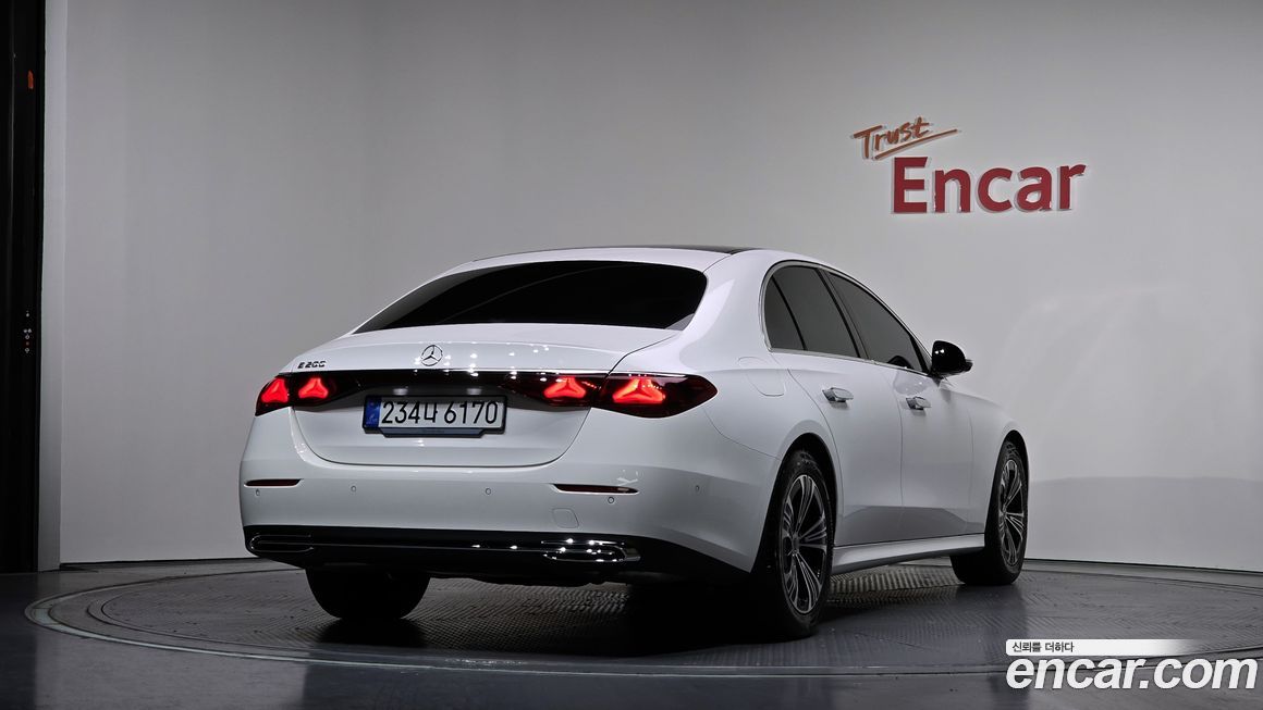 Mercedes-Benz E-Class E200 Avantgarde, 2025