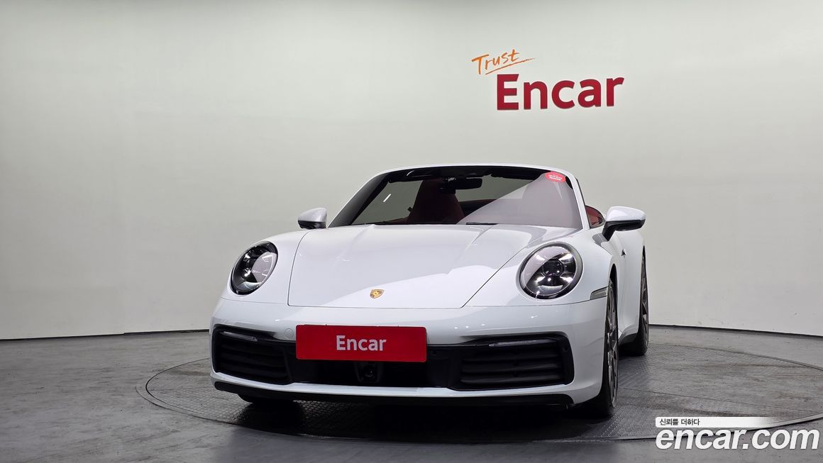 Porsche 911 Carrera 4 Cabriolet, 2024