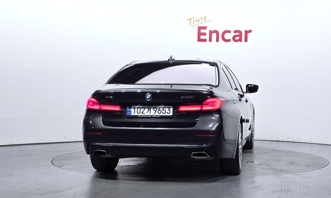 BMW 5-Series 530i xDrive Luxury, 2022