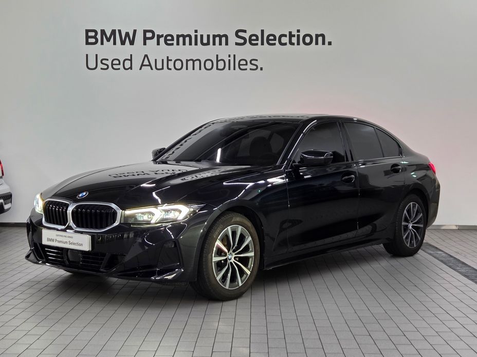 BMW 3-Series 320i, 2023