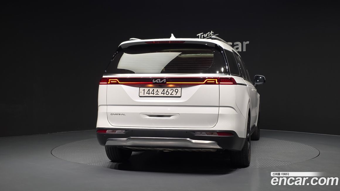 Kia Carnival 9-Seater Signature, 2023