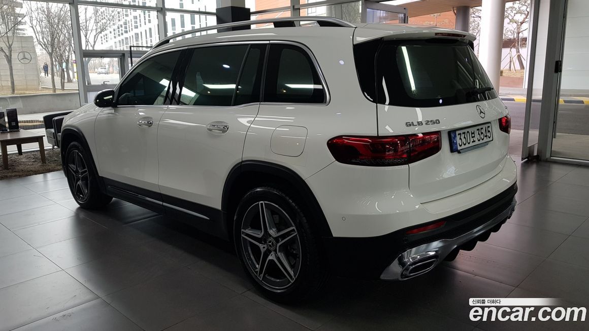 Mercedes-Benz GLB-Class GLB250 4MATIC, 2023