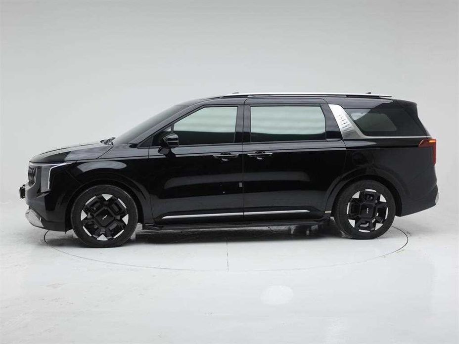 Kia Carnival 9-Seater Signature, 2024