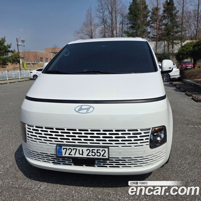 Hyundai Staria Tourer 11-Seater, 2025