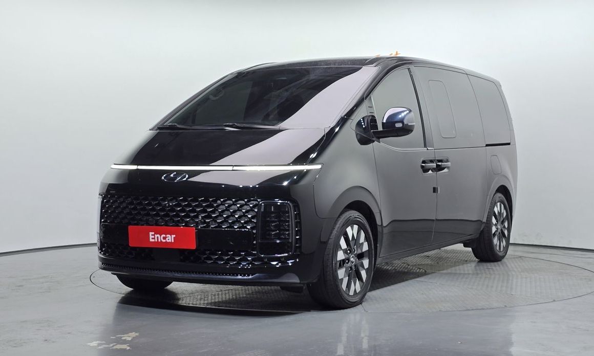 Hyundai Staria 4WD Lounge 9-Seater, 2023