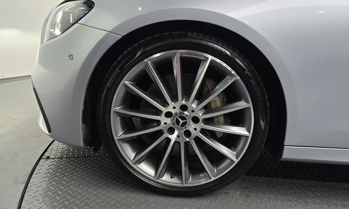 Mercedes-Benz E-Class E350 4MATIC AMG Line, 2022