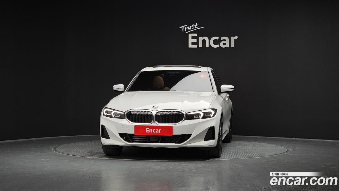 BMW 3-Series 320i, 2024