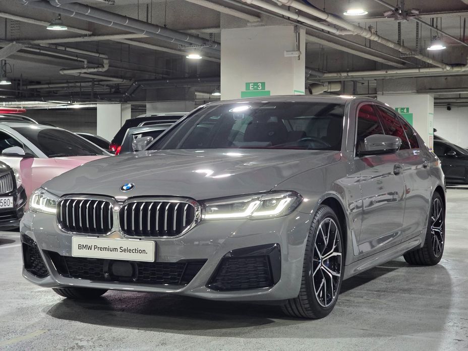 BMW 5-Series 530i M Sport Package, 2022