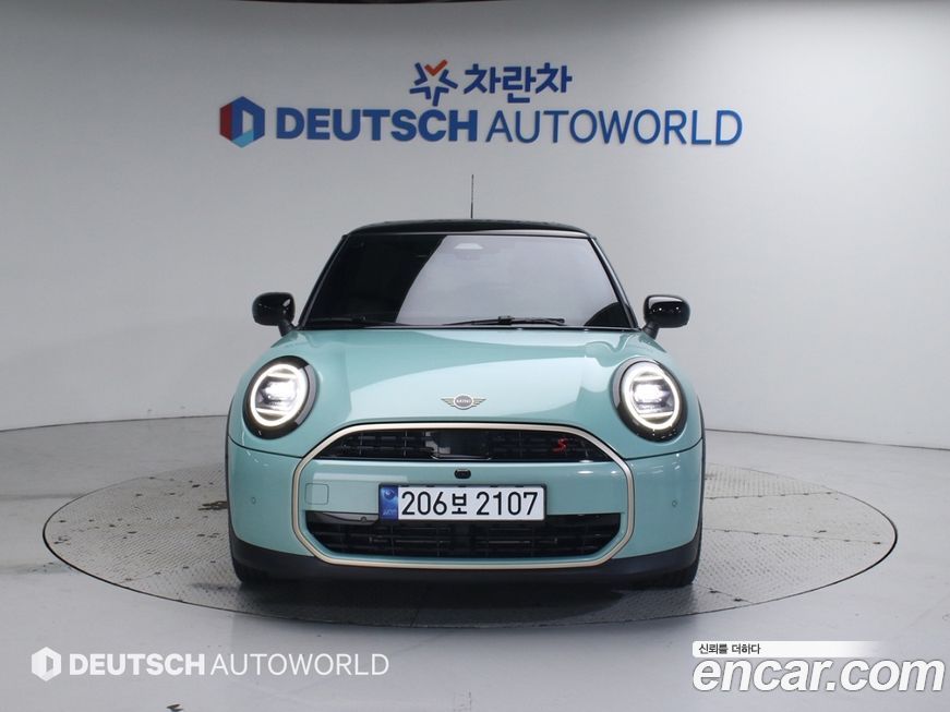 Mini Cooper Favoured, 2025