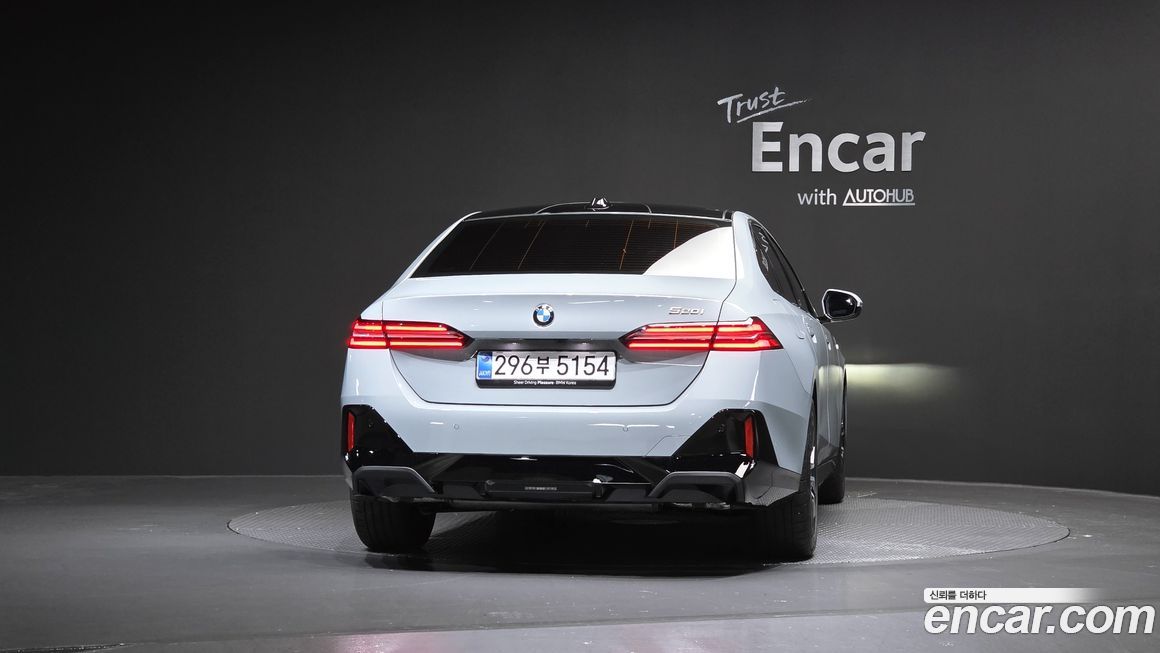 BMW 5-Series 520i M Sport, 2025