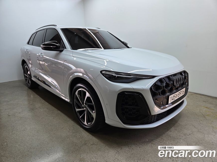 Audi Q5 40 TDI Quattro S Line Black Edition, 2025