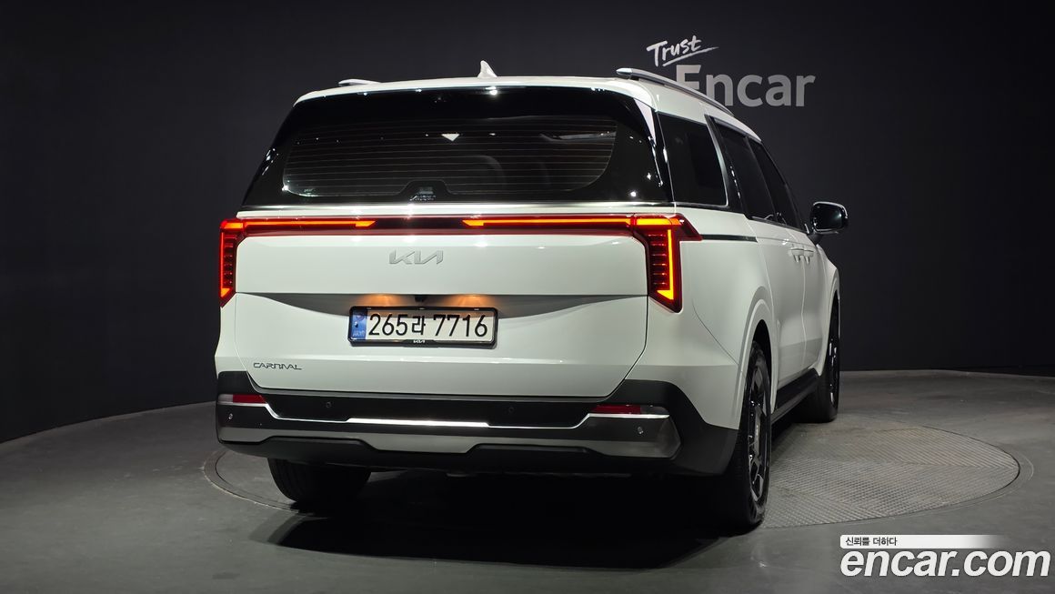 Kia Carnival 7-Seater Signature, 2025