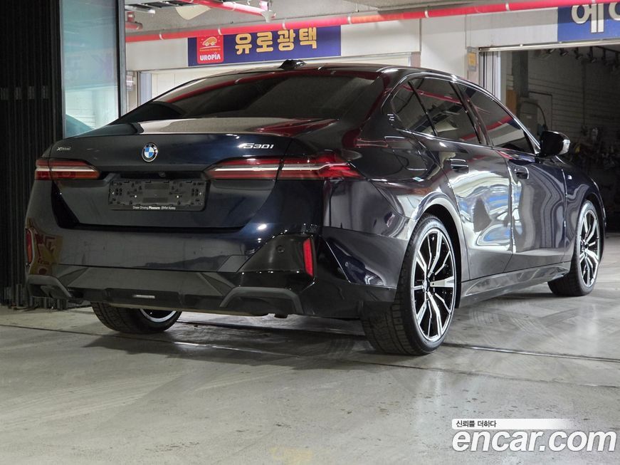 BMW 5-Series 530i xDrive M Sport, 2024
