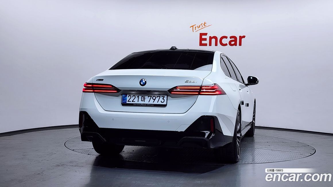 BMW 5-Series 530i xDrive M Sport, 2025