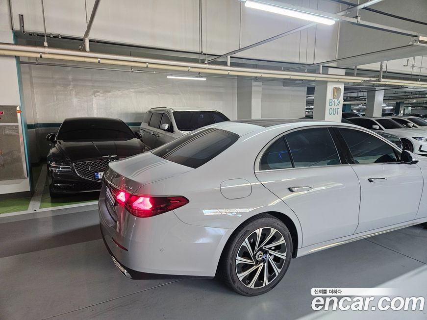 Mercedes-Benz E-Class E300 4MATIC Exclusive, 2024