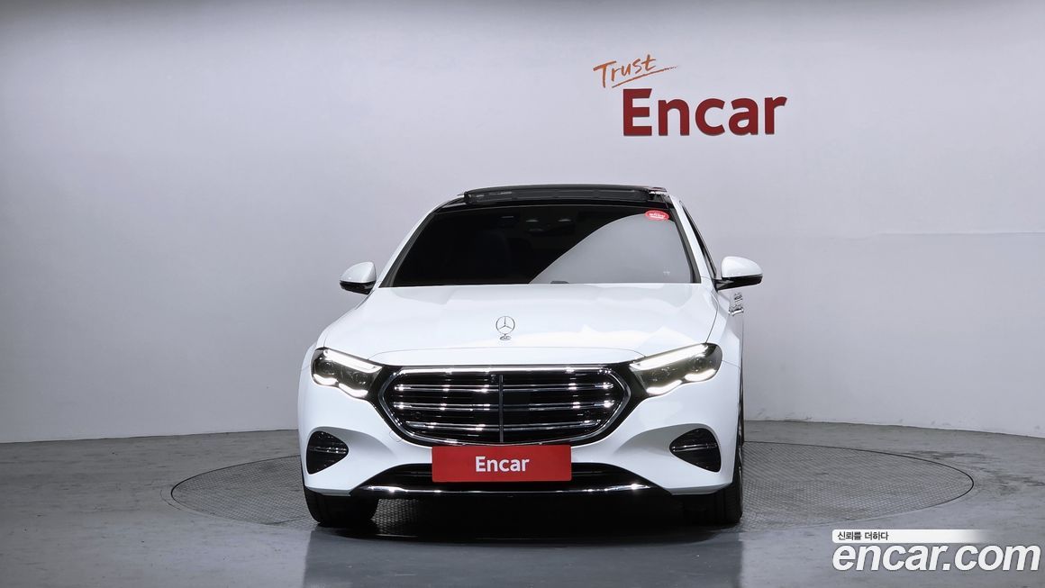 Mercedes-Benz E-Class E300 4MATIC Exclusive, 2025