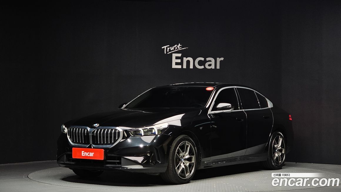 BMW 5-Series 520i, 2024