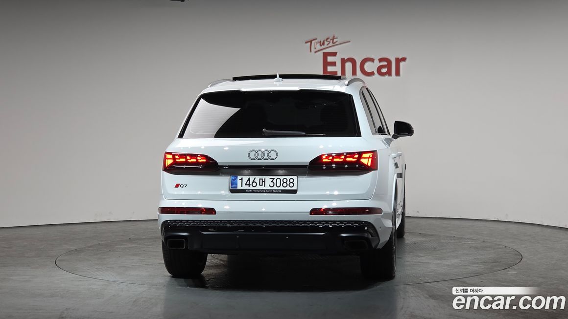 Audi Q7 55 TFSI Quattro Premium, 2025