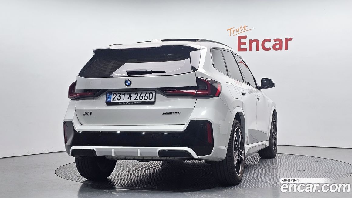 BMW X1 xDrive 20i M Sport, 2024