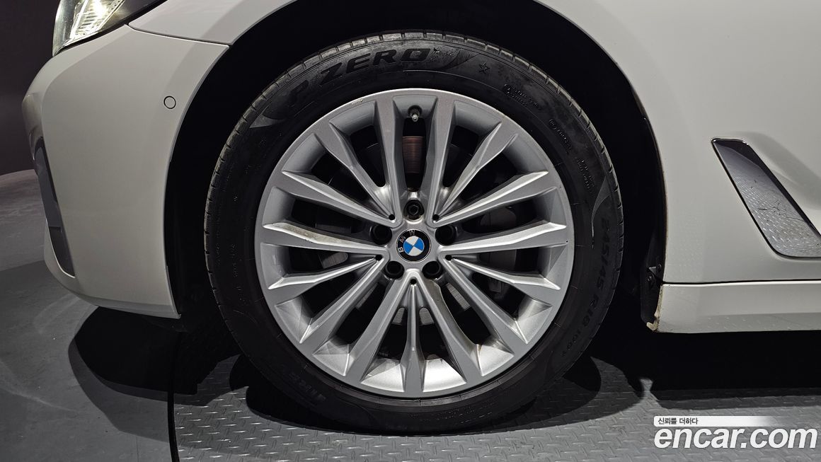 BMW 5-Series 530i xDrive Luxury, 2022