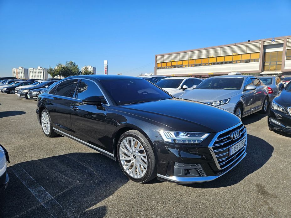 Audi A8 55 TFSI Quattro LWB, 2021