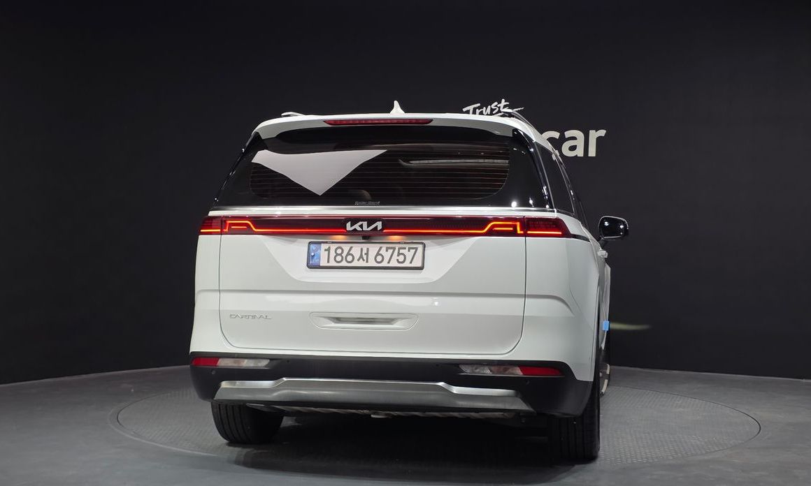 Kia Carnival 9-Seater Signature, 2023