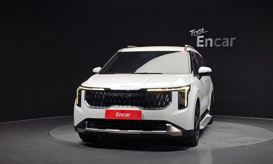 Kia Carnival 7-Seater Signature, 2024