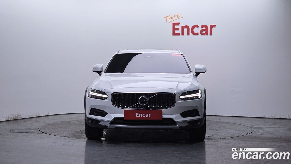 Volvo V90 B5 Ultimate AWD, 2024