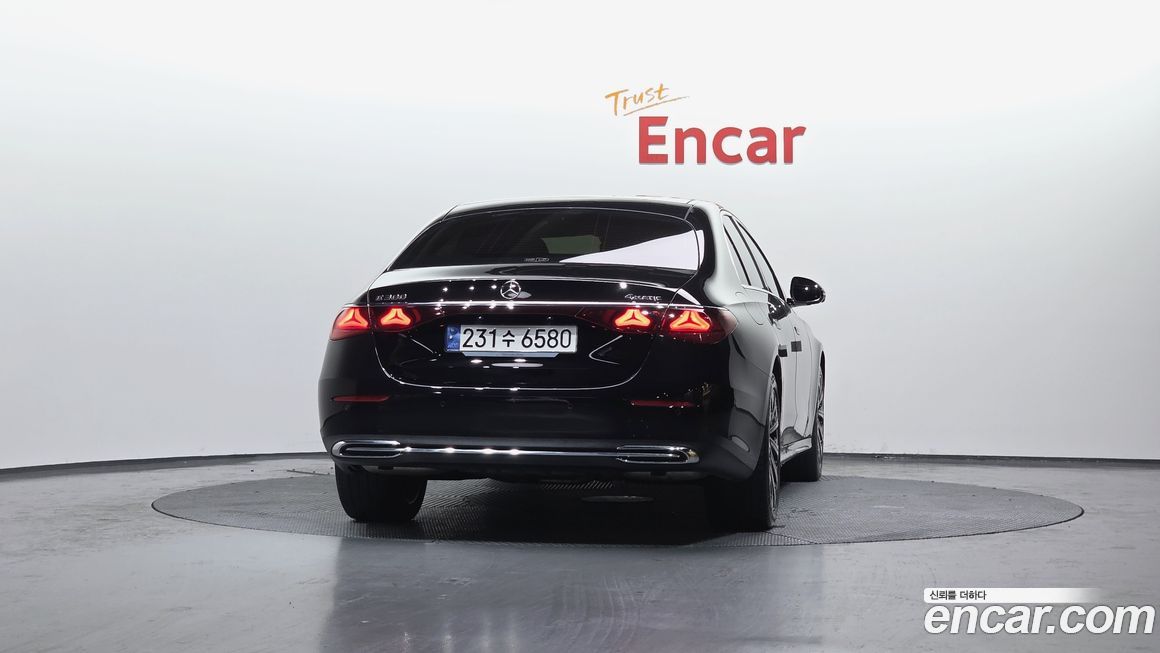 Mercedes-Benz E-Class E300 4MATIC Exclusive, 2024