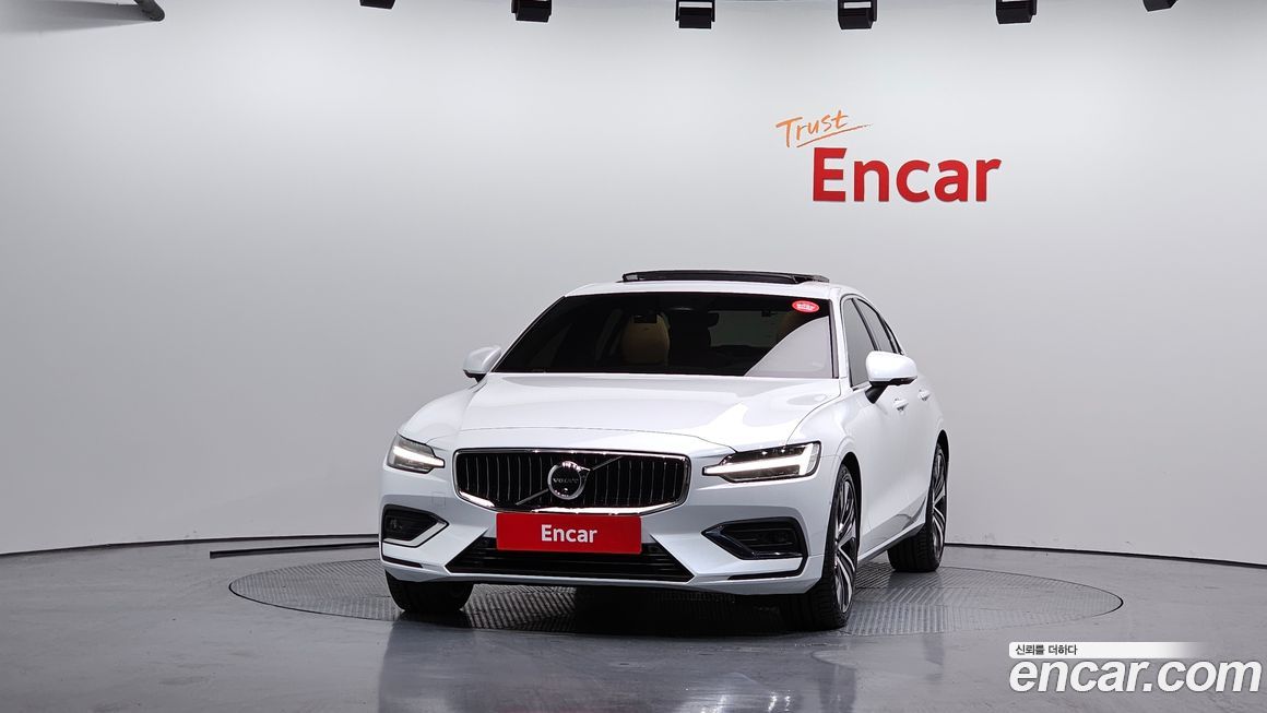 Volvo S60 B5 Ultra Bright, 2025