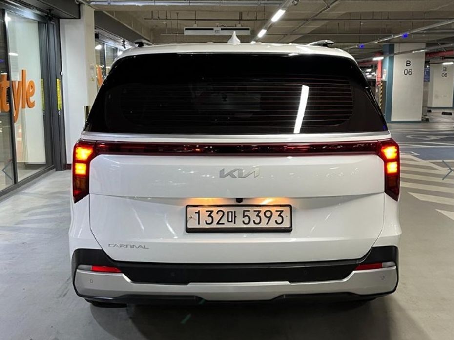 Kia Carnival 9-Seater Prestige, 2025