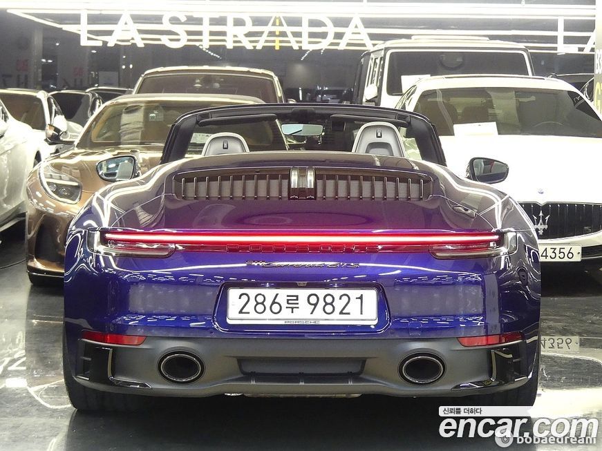 Porsche 911 Carrera 4 GTS Cabriolet, 2024